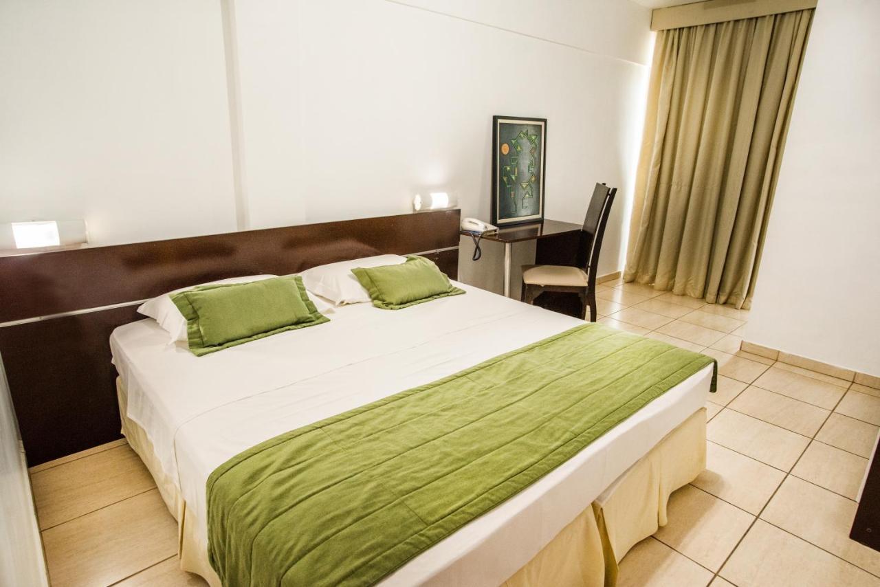 Podium Apart Hotel Варжинья Экстерьер фото