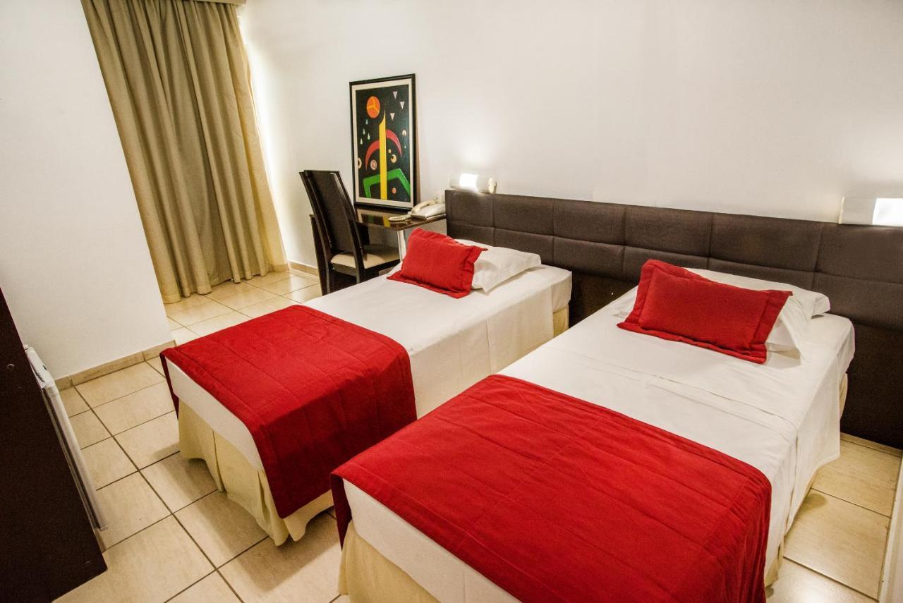 Podium Apart Hotel Варжинья Экстерьер фото